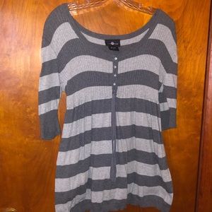 Cute striped top! ✨